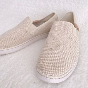 UGG NWOT Women's Cream Neural Slip-On Canvas Shoes, Size 9